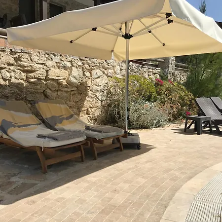 Apartmán Rustic Modern Patio With Shared Pool